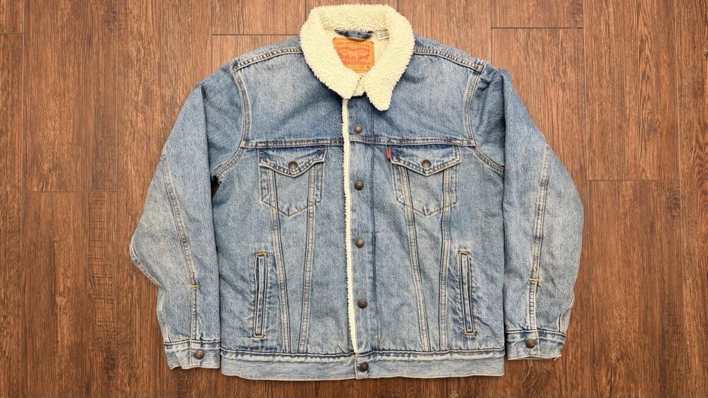 Levi’s Sherpa Trucker Jacket Mens Medium Denim Blue Fleece Lined R Tab